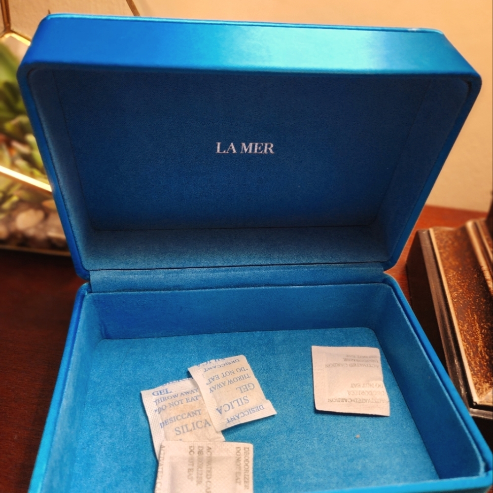 LaMer Cosmetics Blue Satin Box (EMPTY)